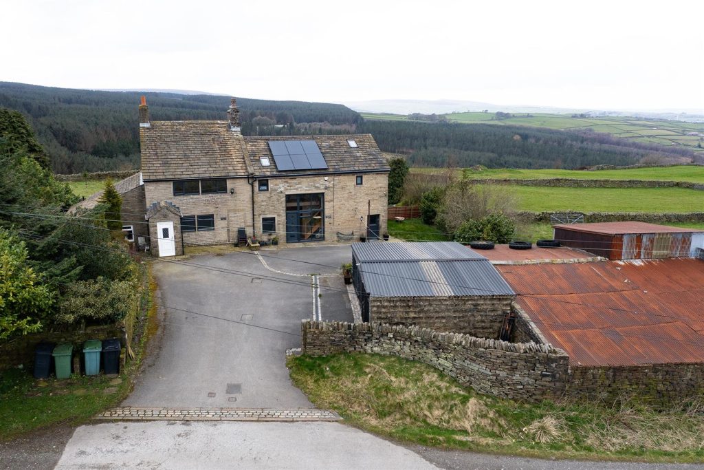 Round Close Barn & Farm, Hade Edge, Holmfirth HD9