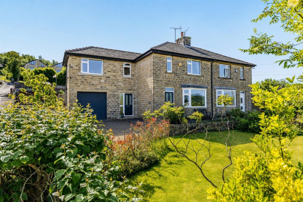 Clifton Avenue, Holmfirth HD9